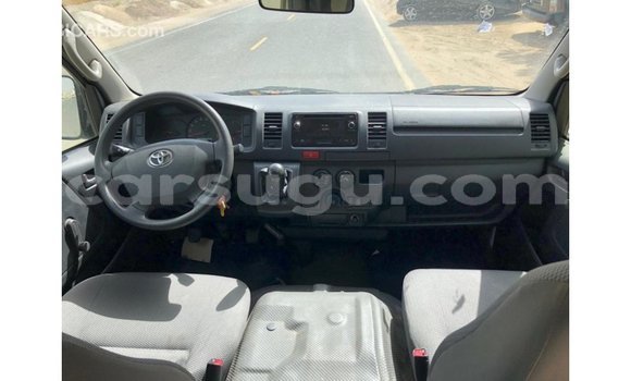 Sayi Imported Toyota Hiace White Mota in Import - Dubai a Burkina Faso Sayi Imported Toyota Hiace White Mota in Import - Dubai a Burkina Faso
