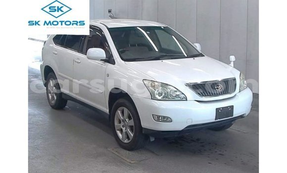 Buy Import Toyota Harrier White Car in Import - Dubai in Burkina Faso