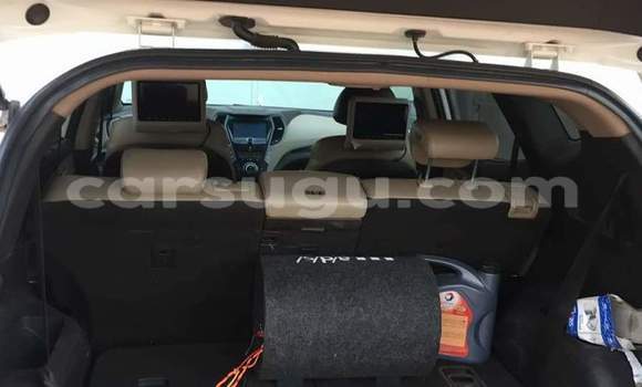 Acheter Occasion Voiture Hyundai Santa Fe Blanc à Ouagadougou, Burkina-Faso Acheter Occasion Voiture Hyundai Santa Fe Blanc à Ouagadougou, Burkina-Faso