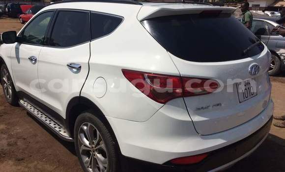Acheter Occasion Voiture Hyundai Santa Fe Blanc à Ouagadougou, Burkina-Faso Acheter Occasion Voiture Hyundai Santa Fe Blanc à Ouagadougou, Burkina-Faso