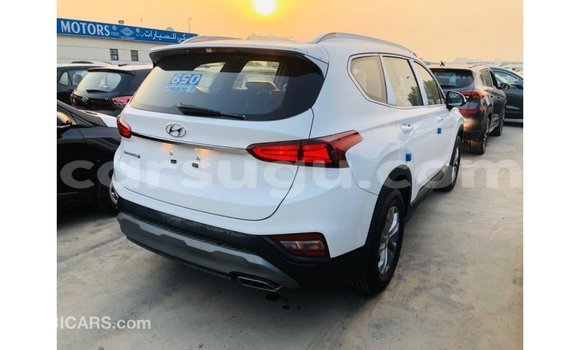 Sayi Imported Hyundai Santa Fe White Mota in Import - Dubai a Burkina Faso Sayi Imported Hyundai Santa Fe White Mota in Import - Dubai a Burkina Faso