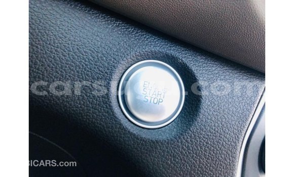 Sayi Imported Hyundai Santa Fe White Mota in Import - Dubai a Burkina Faso Sayi Imported Hyundai Santa Fe White Mota in Import - Dubai a Burkina Faso