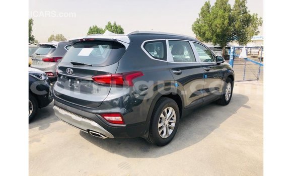 Sayi Imported Hyundai Santa Fe Green Mota in Import - Dubai a Burkina Faso Sayi Imported Hyundai Santa Fe Green Mota in Import - Dubai a Burkina Faso
