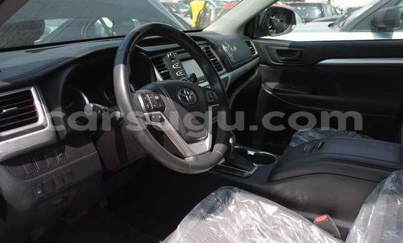 Acheter Occasion Voiture Toyota Highlander Noir à Ouagadougou, Burkina-Faso Acheter Occasion Voiture Toyota Highlander Noir à Ouagadougou, Burkina-Faso