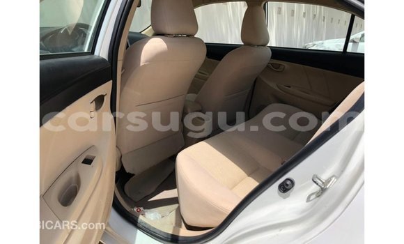 Sayi Imported Toyota Yaris White Mota in Import - Dubai a Burkina Faso Sayi Imported Toyota Yaris White Mota in Import - Dubai a Burkina Faso
