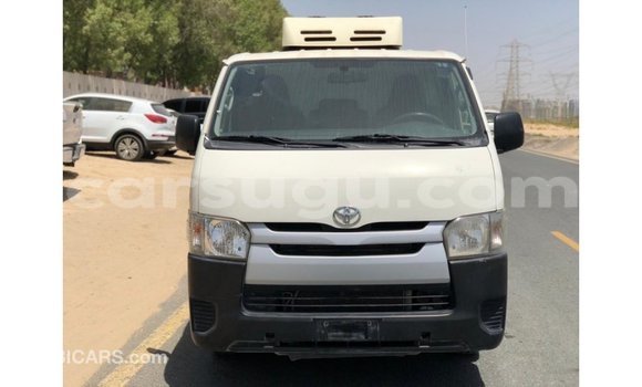 Sayi Imported Toyota Hiace White Mota in Import - Dubai a Burkina Faso Sayi Imported Toyota Hiace White Mota in Import - Dubai a Burkina Faso