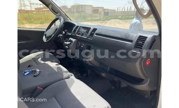 Sayi Imported Toyota Hiace White Mota in Import - Dubai a Burkina Faso Sayi Imported Toyota Hiace White Mota in Import - Dubai a Burkina Faso
