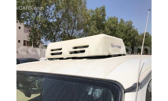 Sayi Imported Toyota Hiace White Mota in Import - Dubai a Burkina Faso Sayi Imported Toyota Hiace White Mota in Import - Dubai a Burkina Faso