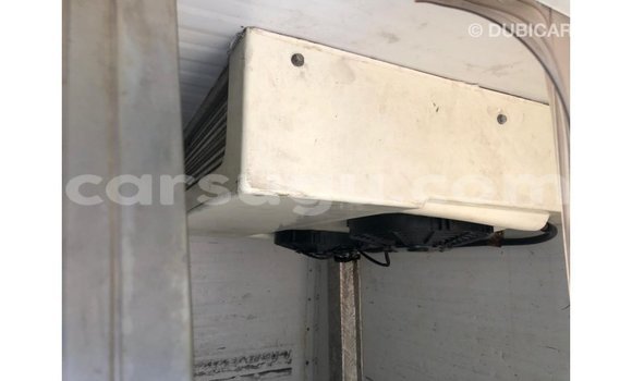 Sayi Imported Toyota Hiace White Mota in Import - Dubai a Burkina Faso Sayi Imported Toyota Hiace White Mota in Import - Dubai a Burkina Faso