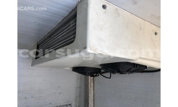 Sayi Imported Toyota Hiace White Mota in Import - Dubai a Burkina Faso Sayi Imported Toyota Hiace White Mota in Import - Dubai a Burkina Faso