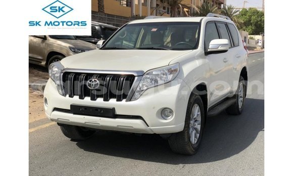 Acheter Import Voiture Toyota Prado Blanc à Import - Dubai, Burkina-Faso