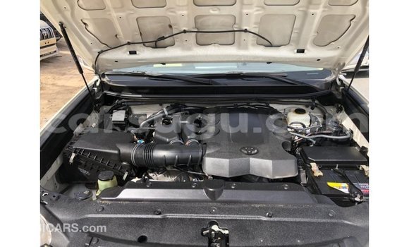 Sayi Imported Toyota Prado White Mota in Import - Dubai a Burkina Faso Sayi Imported Toyota Prado White Mota in Import - Dubai a Burkina Faso