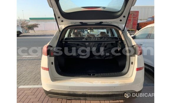 Sayi Imported Hyundai Tucson White Mota in Import - Dubai a Burkina Faso Sayi Imported Hyundai Tucson White Mota in Import - Dubai a Burkina Faso