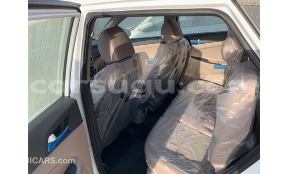 Sayi Imported Hyundai Tucson White Mota in Import - Dubai a Burkina Faso Sayi Imported Hyundai Tucson White Mota in Import - Dubai a Burkina Faso