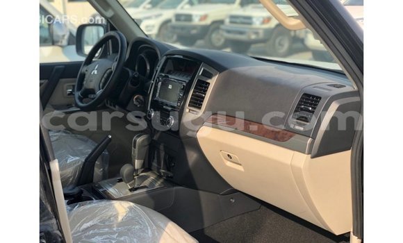 Sayi Imported Mitsubishi Pajero Black Mota in Import - Dubai a Burkina Faso Sayi Imported Mitsubishi Pajero Black Mota in Import - Dubai a Burkina Faso