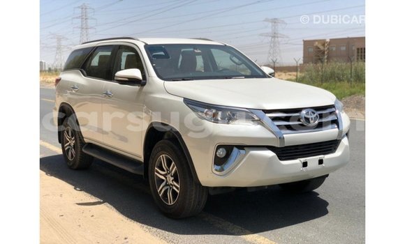 Acheter Import Voiture Toyota Fortuner Blanc à Import - Dubai, Burkina-Faso Acheter Import Voiture Toyota Fortuner Blanc à Import - Dubai, Burkina-Faso