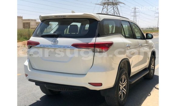 Acheter Import Voiture Toyota Fortuner Blanc à Import - Dubai, Burkina-Faso Acheter Import Voiture Toyota Fortuner Blanc à Import - Dubai, Burkina-Faso