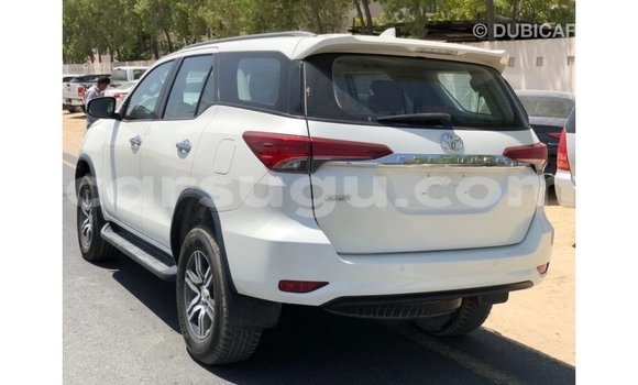Acheter Import Voiture Toyota Fortuner Blanc à Import - Dubai, Burkina-Faso Acheter Import Voiture Toyota Fortuner Blanc à Import - Dubai, Burkina-Faso