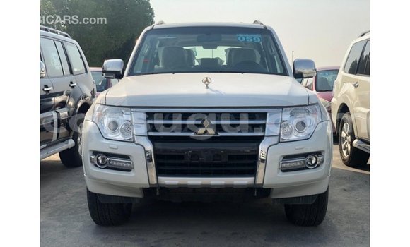 Sayi Imported Mitsubishi Pajero Black Mota in Import - Dubai a Burkina Faso Sayi Imported Mitsubishi Pajero Black Mota in Import - Dubai a Burkina Faso