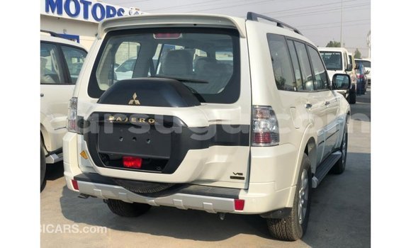 Sayi Imported Mitsubishi Pajero Black Mota in Import - Dubai a Burkina Faso Sayi Imported Mitsubishi Pajero Black Mota in Import - Dubai a Burkina Faso