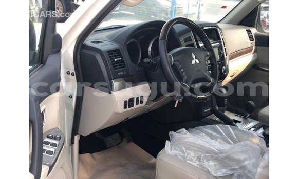 Sayi Imported Mitsubishi Pajero Black Mota in Import - Dubai a Burkina Faso Sayi Imported Mitsubishi Pajero Black Mota in Import - Dubai a Burkina Faso