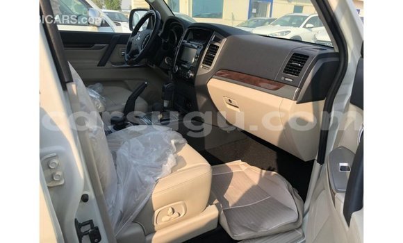 Sayi Imported Mitsubishi Pajero Black Mota in Import - Dubai a Burkina Faso Sayi Imported Mitsubishi Pajero Black Mota in Import - Dubai a Burkina Faso