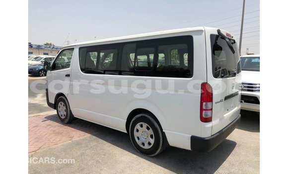 Sayi Imported Toyota DA White Babbar mota in Import - Dubai a Burkina Faso Sayi Imported Toyota DA White Babbar mota in Import - Dubai a Burkina Faso