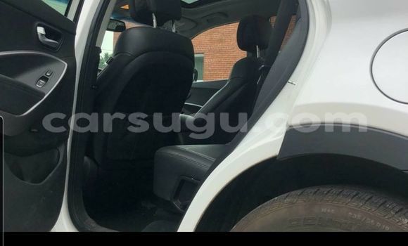 Sayi Na hannu Hyundai Santa Fe White Mota in Ouagadougou a Burkina Faso Sayi Na hannu Hyundai Santa Fe White Mota in Ouagadougou a Burkina Faso