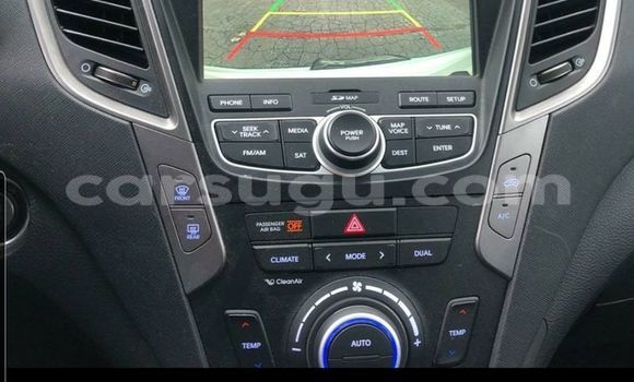 Sayi Na hannu Hyundai Santa Fe White Mota in Ouagadougou a Burkina Faso Sayi Na hannu Hyundai Santa Fe White Mota in Ouagadougou a Burkina Faso