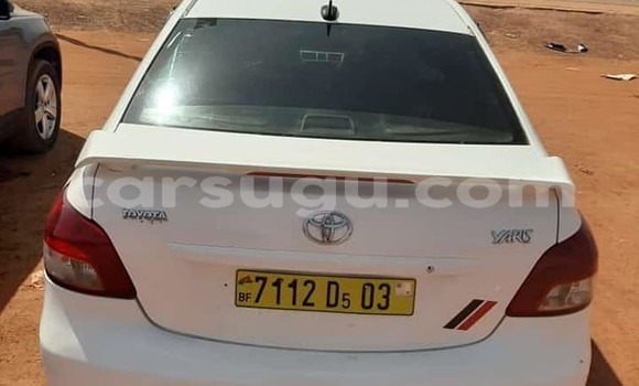 Acheter Occasion Voiture Toyota Yaris Blanc à Ouagadougou, Burkina-Faso Acheter Occasion Voiture Toyota Yaris Blanc à Ouagadougou, Burkina-Faso