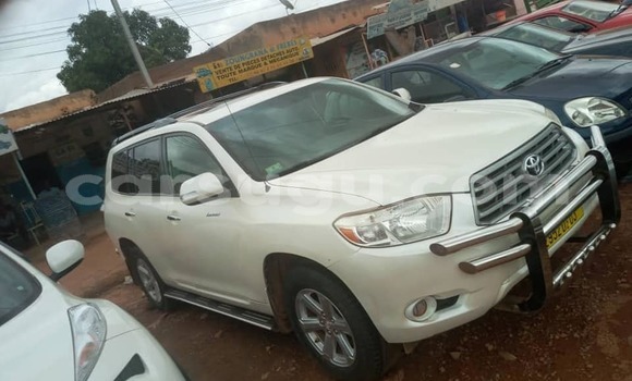Acheter Occasion Voiture Toyota Highlander Blanc à Ouagadougou, Burkina-Faso Acheter Occasion Voiture Toyota Highlander Blanc à Ouagadougou, Burkina-Faso