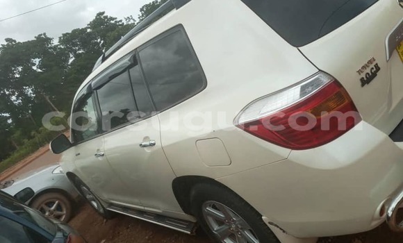 Acheter Occasion Voiture Toyota Highlander Blanc à Ouagadougou, Burkina-Faso Acheter Occasion Voiture Toyota Highlander Blanc à Ouagadougou, Burkina-Faso