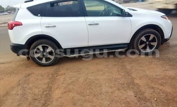 Acheter Occasion Voiture Toyota RAV4 Blanc à Ouagadougou, Burkina-Faso Acheter Occasion Voiture Toyota RAV4 Blanc à Ouagadougou, Burkina-Faso