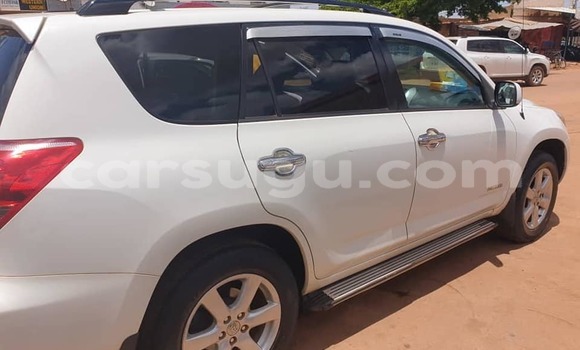 Acheter Occasion Voiture Toyota RAV4 Blanc à Ouagadougou, Burkina-Faso Acheter Occasion Voiture Toyota RAV4 Blanc à Ouagadougou, Burkina-Faso