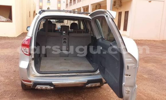 Acheter Occasion Voiture Toyota RAV4 Gris à Ouagadougou, Burkina-Faso Acheter Occasion Voiture Toyota RAV4 Gris à Ouagadougou, Burkina-Faso