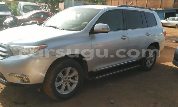 Acheter Occasion Voiture Toyota Highlander Gris à Aribinda, Soum Acheter Occasion Voiture Toyota Highlander Gris à Aribinda, Soum