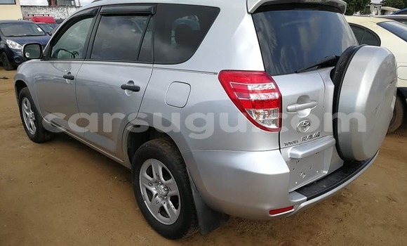 Acheter Occasion Voiture Toyota RAV4 Gris à Aribinda, Soum Acheter Occasion Voiture Toyota RAV4 Gris à Aribinda, Soum