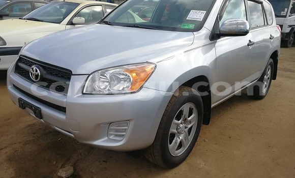 Acheter Occasion Voiture Toyota RAV4 Gris à Aribinda, Soum Acheter Occasion Voiture Toyota RAV4 Gris à Aribinda, Soum