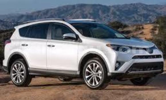 Sayi Na hannu Toyota RAV4 Black Mota in Ouagadougou a Burkina Faso Sayi Na hannu Toyota RAV4 Black Mota in Ouagadougou a Burkina Faso