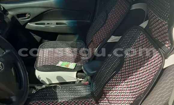 Acheter Occasion Voiture Toyota Yaris Blanc à Aribinda, Soum Acheter Occasion Voiture Toyota Yaris Blanc à Aribinda, Soum