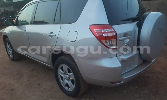 Acheter Occasion Voiture Toyota RAV4 Gris à Aribinda, Soum Acheter Occasion Voiture Toyota RAV4 Gris à Aribinda, Soum