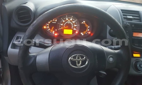 Acheter Occasion Voiture Toyota RAV4 Gris à Aribinda, Soum Acheter Occasion Voiture Toyota RAV4 Gris à Aribinda, Soum