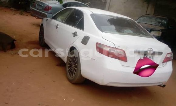 Sayi Na hannu Toyota Camry White Mota in Aribinda a Soum Sayi Na hannu Toyota Camry White Mota in Aribinda a Soum