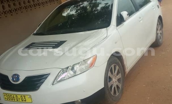 Sayi Na hannu Toyota Camry White Mota in Ouagadougou a Burkina Faso Sayi Na hannu Toyota Camry White Mota in Ouagadougou a Burkina Faso