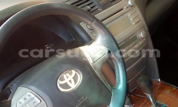 Sayi Na hannu Toyota Camry White Mota in Ouagadougou a Burkina Faso Sayi Na hannu Toyota Camry White Mota in Ouagadougou a Burkina Faso