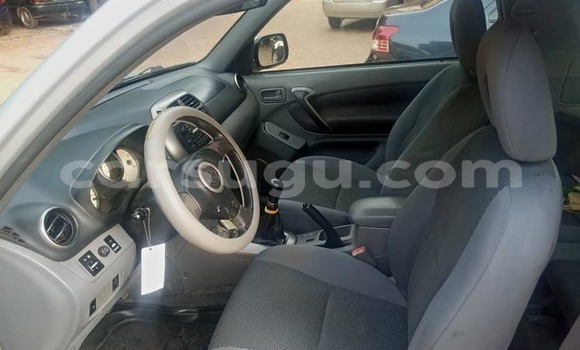 Acheter Occasion Voiture Toyota RAV4 Gris à Aribinda, Soum Acheter Occasion Voiture Toyota RAV4 Gris à Aribinda, Soum