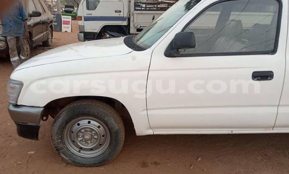 Sayi Na hannu Toyota Pickup White Mota in Aribinda a Soum