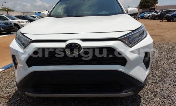 Acheter Occasion Voiture Toyota RAV4 Blanc à Aribinda, Soum Acheter Occasion Voiture Toyota RAV4 Blanc à Aribinda, Soum