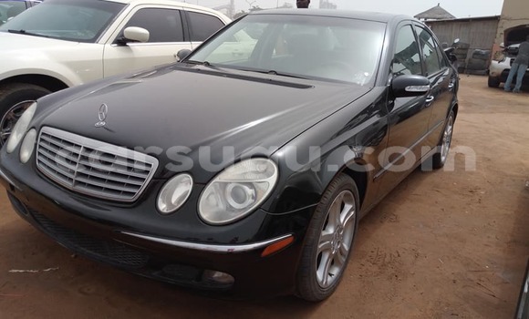 Acheter Occasion Voiture Mercedes-Benz E–Class Noir à Ouagadougou, Burkina-Faso Acheter Occasion Voiture Mercedes-Benz E–Class Noir à Ouagadougou, Burkina-Faso