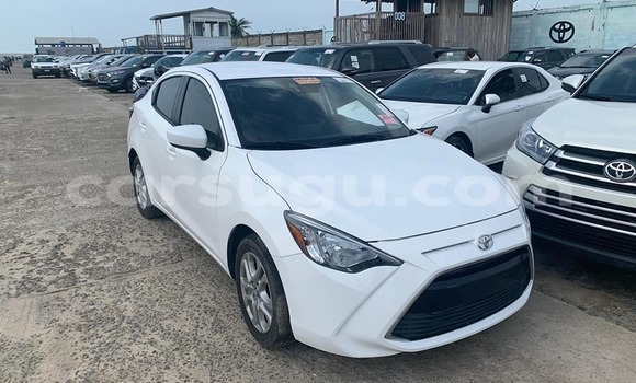 Sayi Na hannu Toyota Yaris White Mota in Ouagadougou a Burkina Faso Sayi Na hannu Toyota Yaris White Mota in Ouagadougou a Burkina Faso